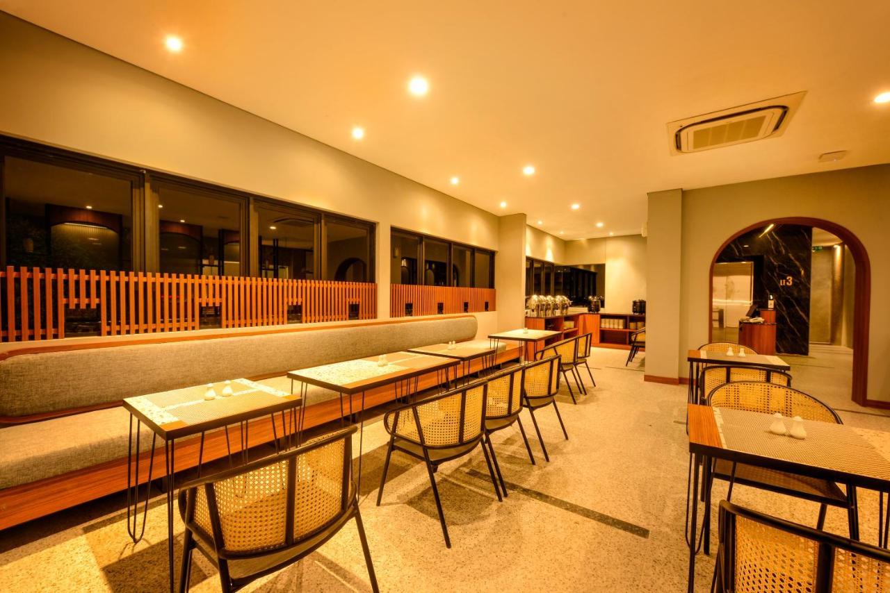 Nata Azana Hotel Solo Exteriér fotografie